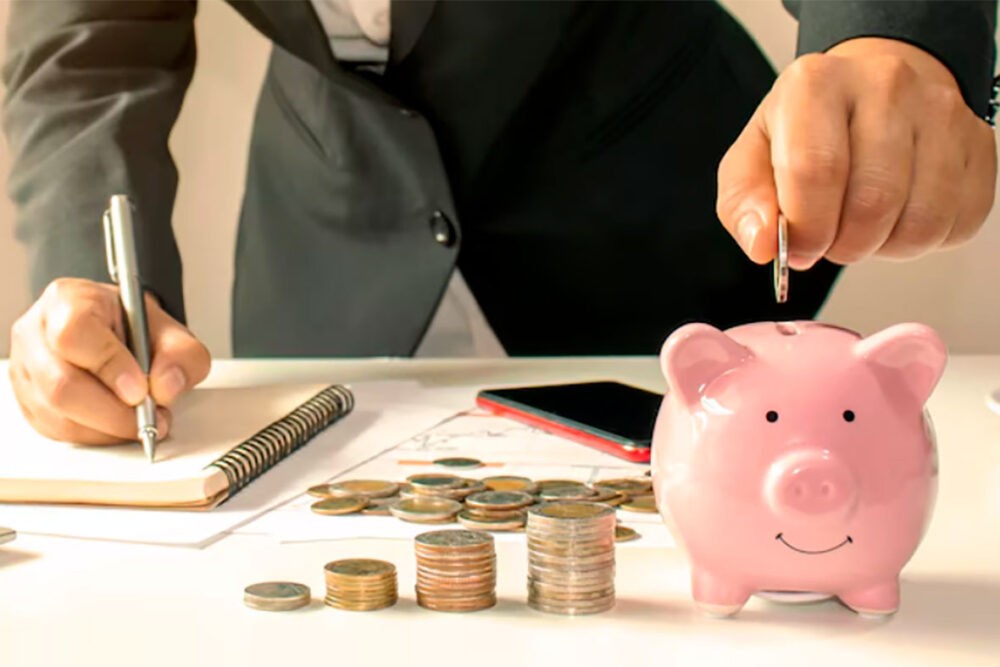 What is the earnest money contract and what types exist?